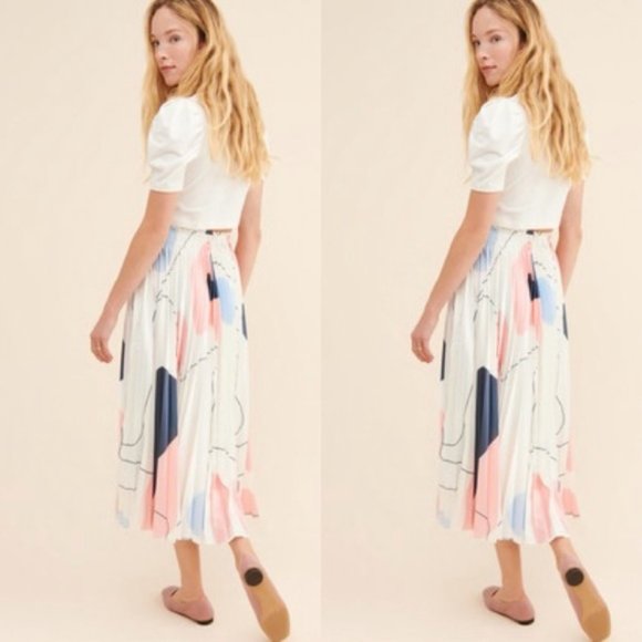 CAARA Sensie Pleated Midi Skirt - Picture 3 of 6